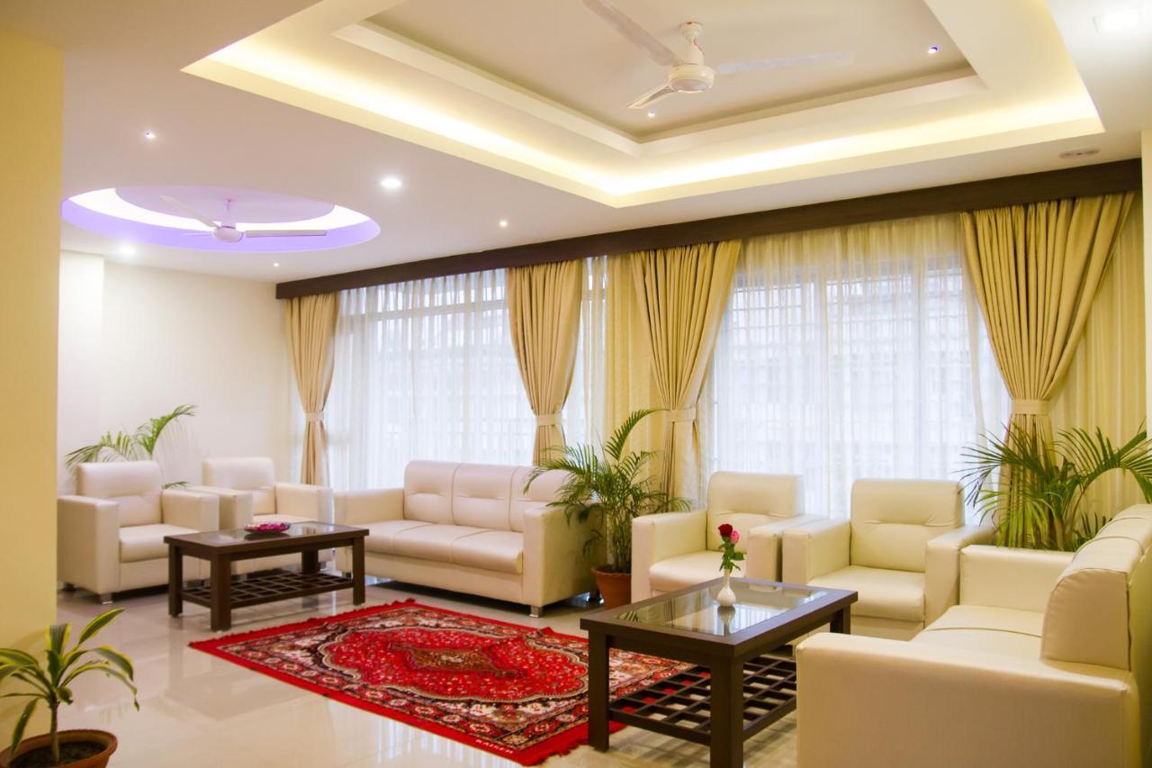 Hotel Park Riviera กูวาฮาติ ภายนอก รูปภาพ