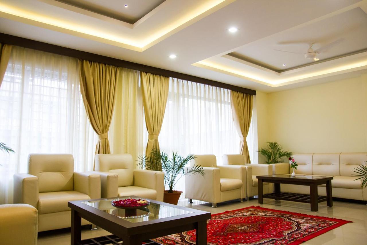 Hotel Park Riviera กูวาฮาติ ภายนอก รูปภาพ