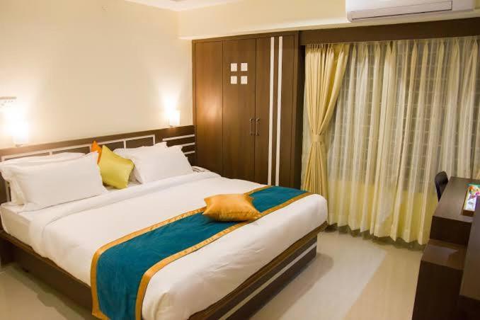 Hotel Park Riviera กูวาฮาติ ภายนอก รูปภาพ